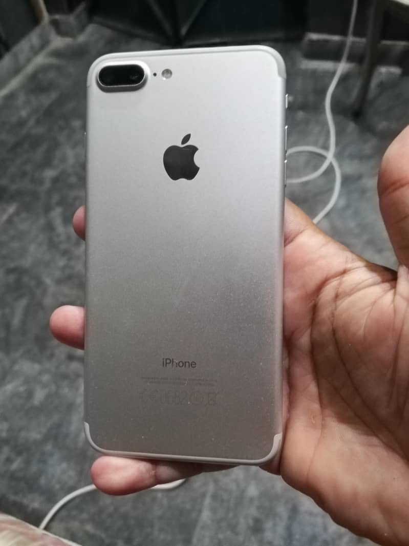 Apple iPhone 7 Plus 3