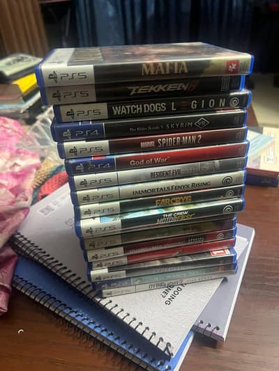 Selling playstation 5 discs (message for more info)