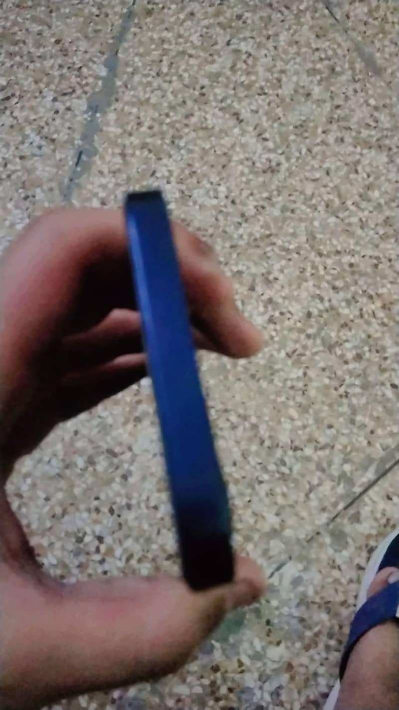 Apple iPhone 12 2