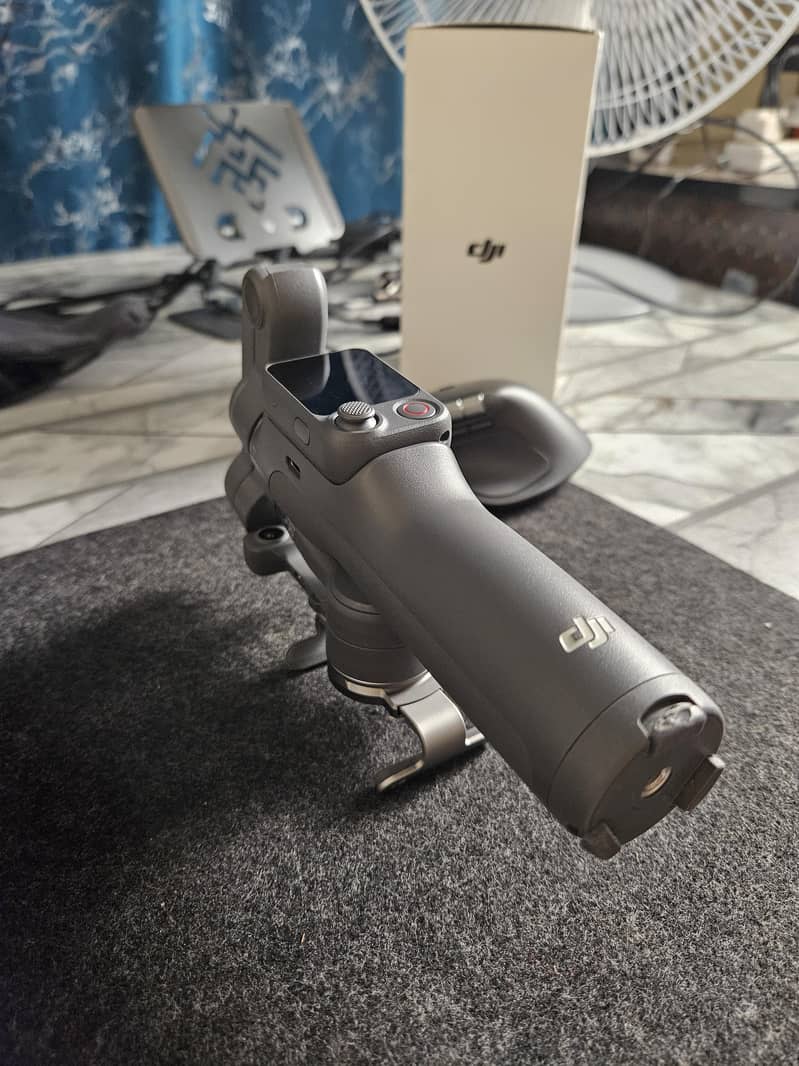DJI Osmo Mobile 8P gimbal 1