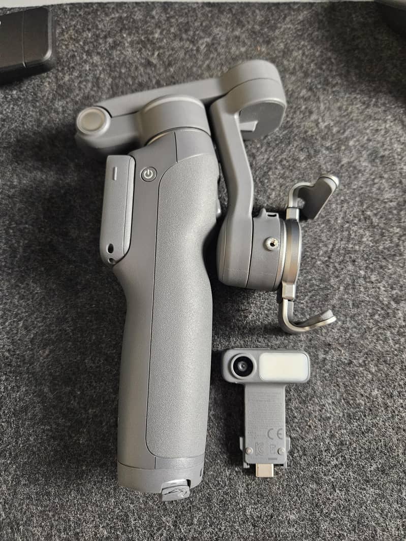 DJI Osmo Mobile 8P gimbal 2