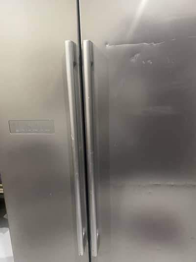 Double door refrigerator