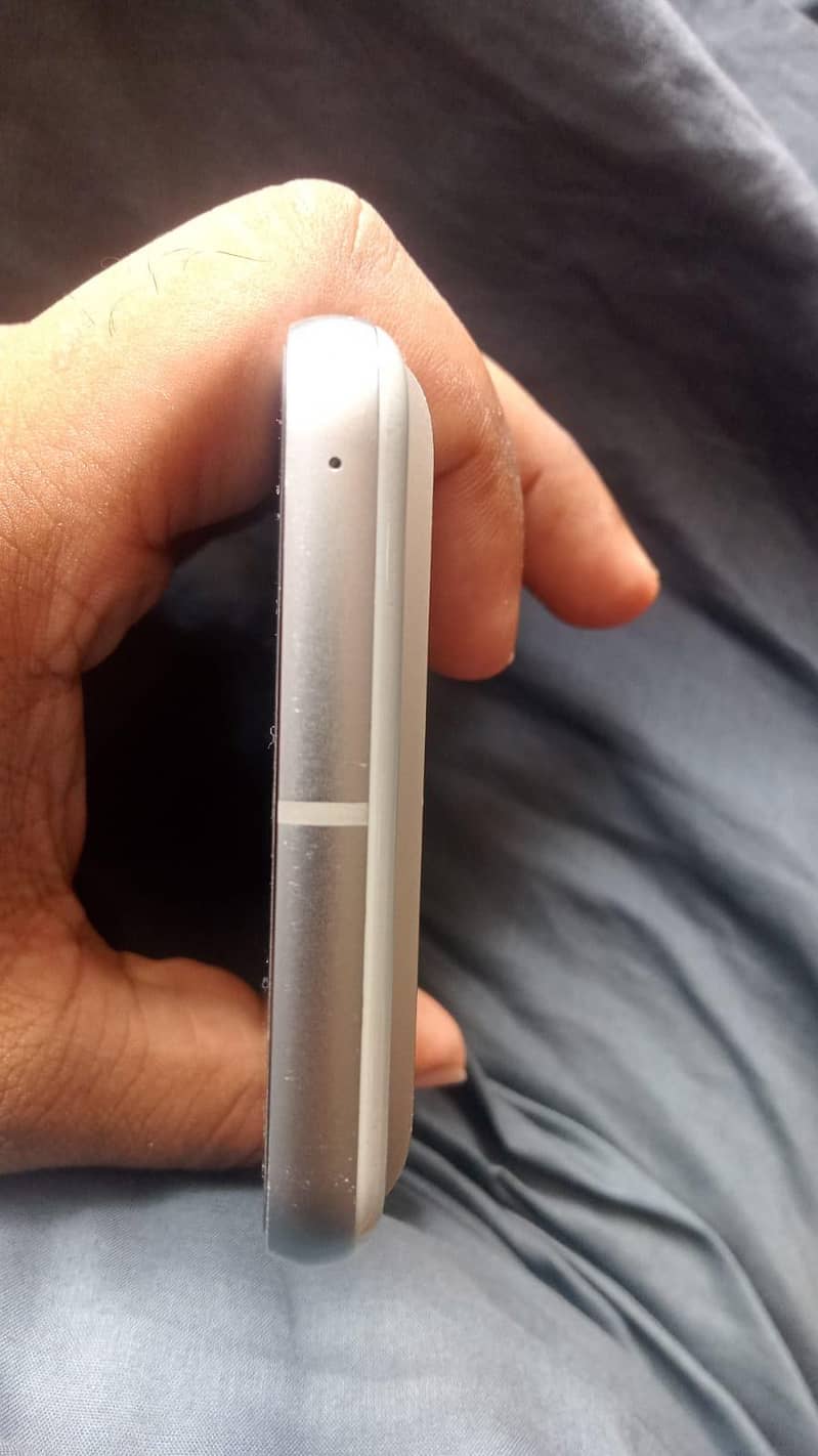 Google Pixel 8 2
