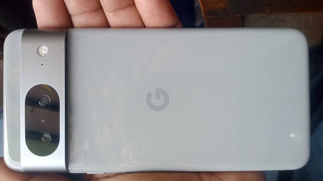 Google Pixel 8 4
