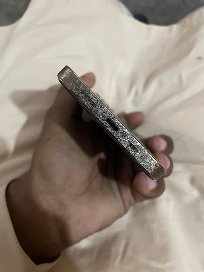 Apple iPhone 12 Pro 3