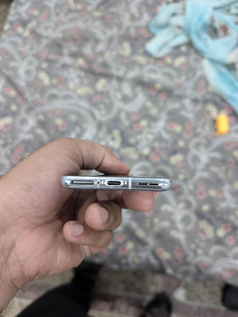 One Plus 9 Pro 4