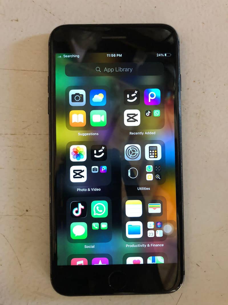 Apple iPhone 7 Plus 0