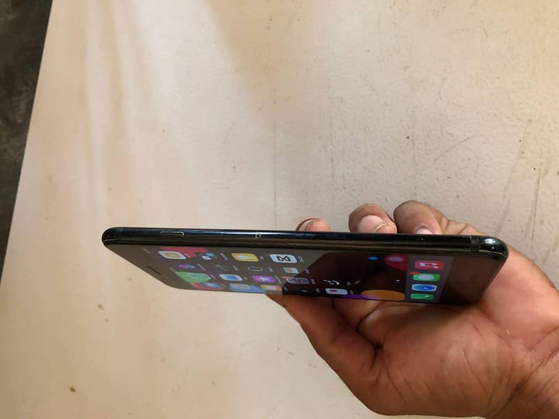 Apple iPhone 7 Plus 4