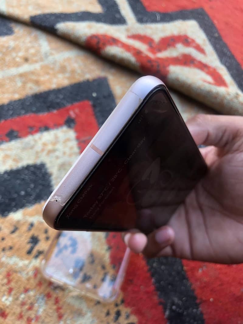 Google Pixel 8 4