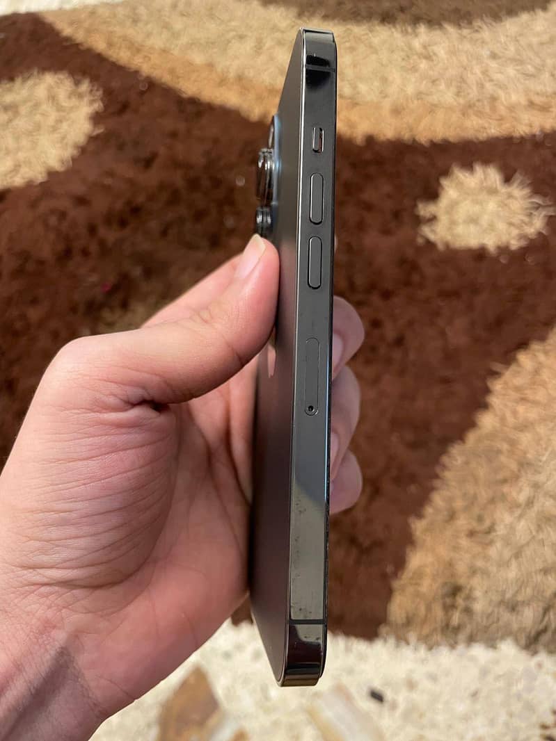 Apple iPhone 13 Pro 4