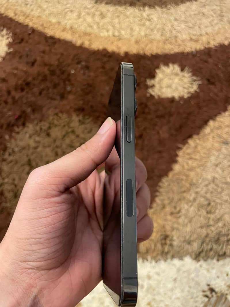 Apple iPhone 13 Pro 8