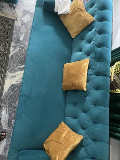 Used Sofa - Deyar Wood