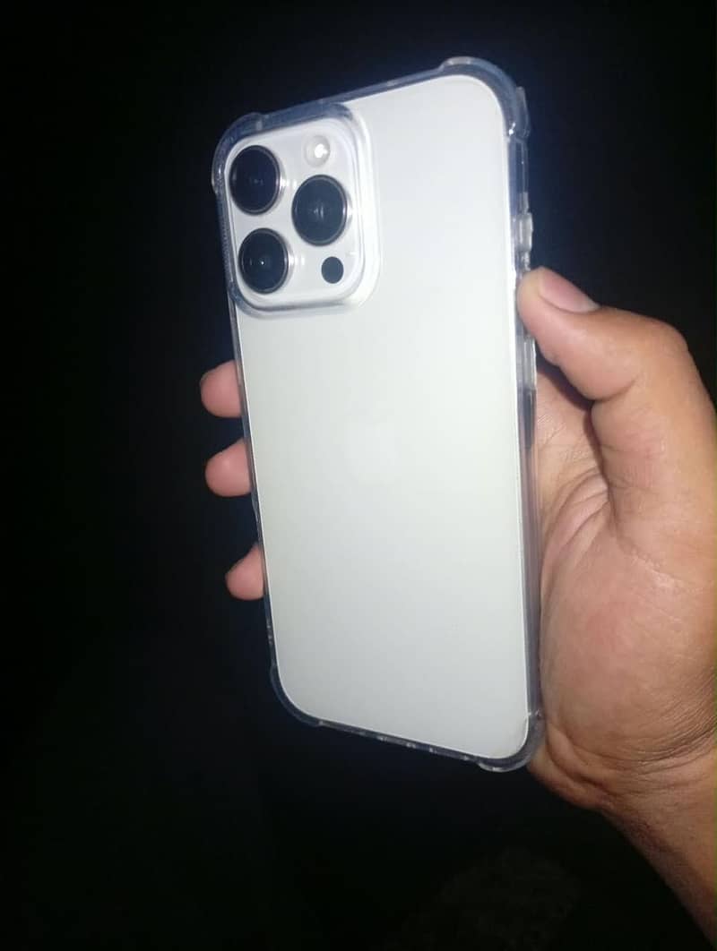 Apple iPhone 16 Pro Max 0