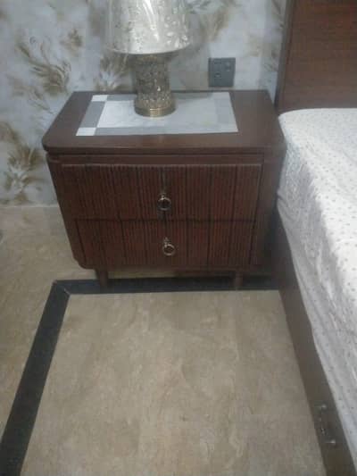 brand new condition bed with sids only