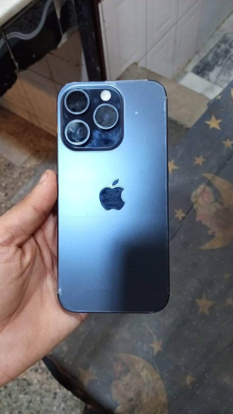 Apple iPhone 15 Pro 0