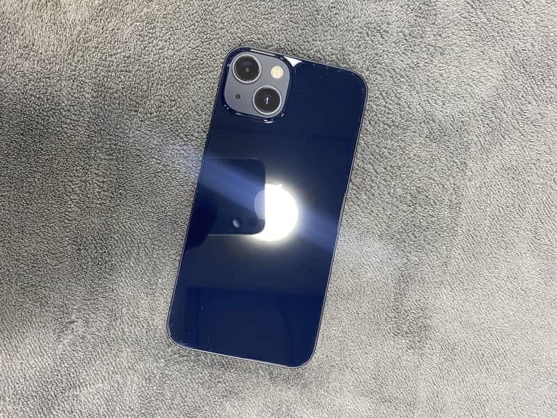 Apple iPhone 13 6