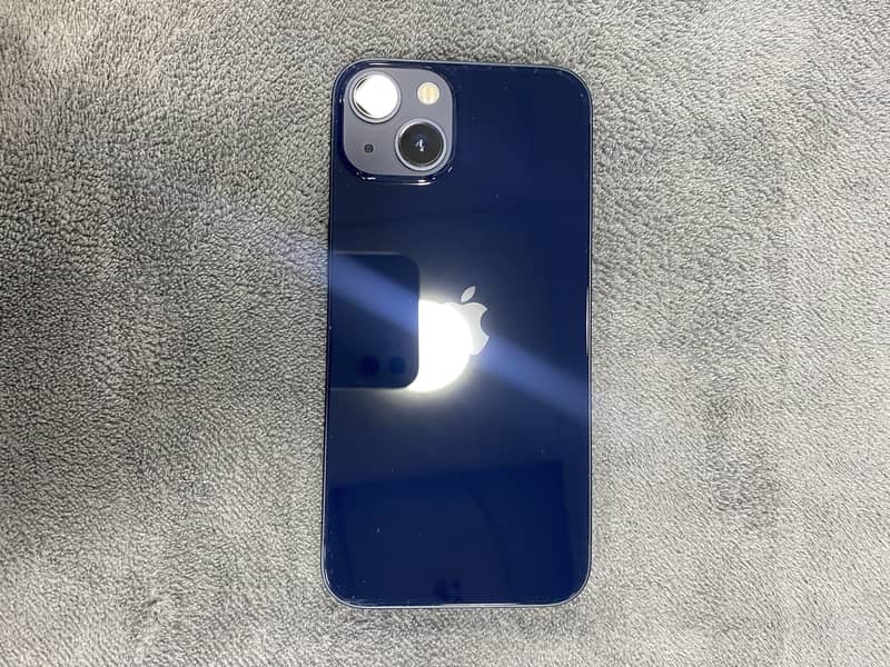 Apple iPhone 13 11