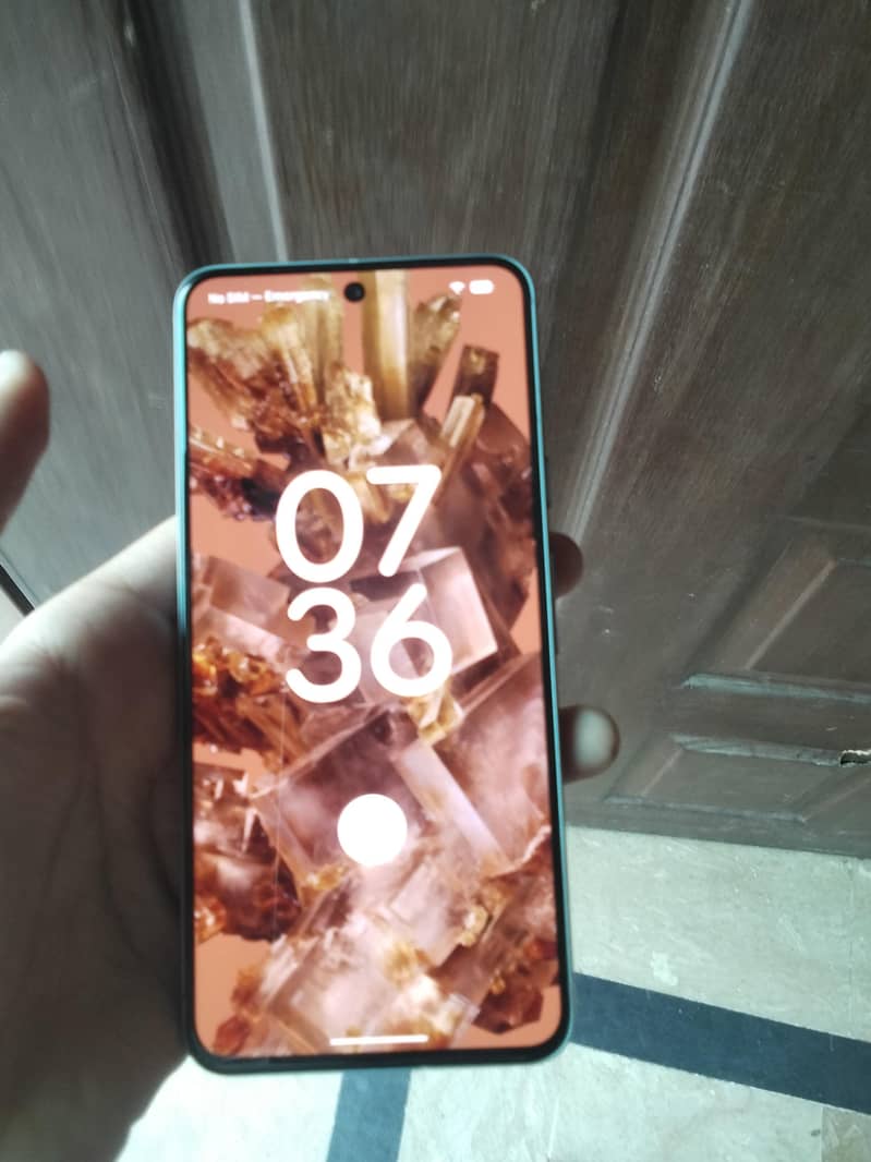 Google Pixel 8 3