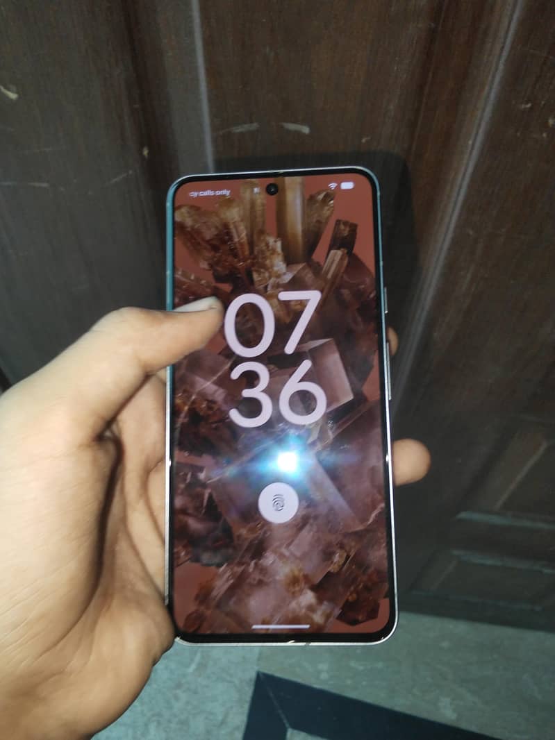 Google Pixel 8 4