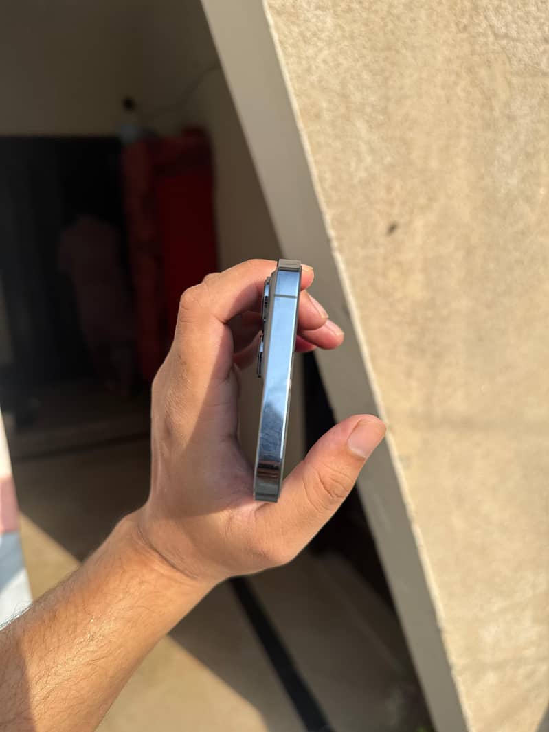 Apple iPhone 13 Pro Max 6