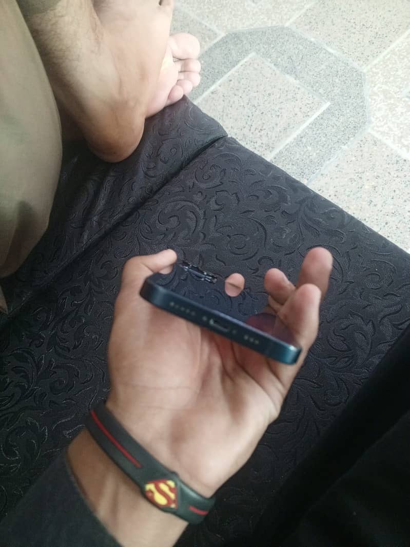 Apple iPhone 13 4