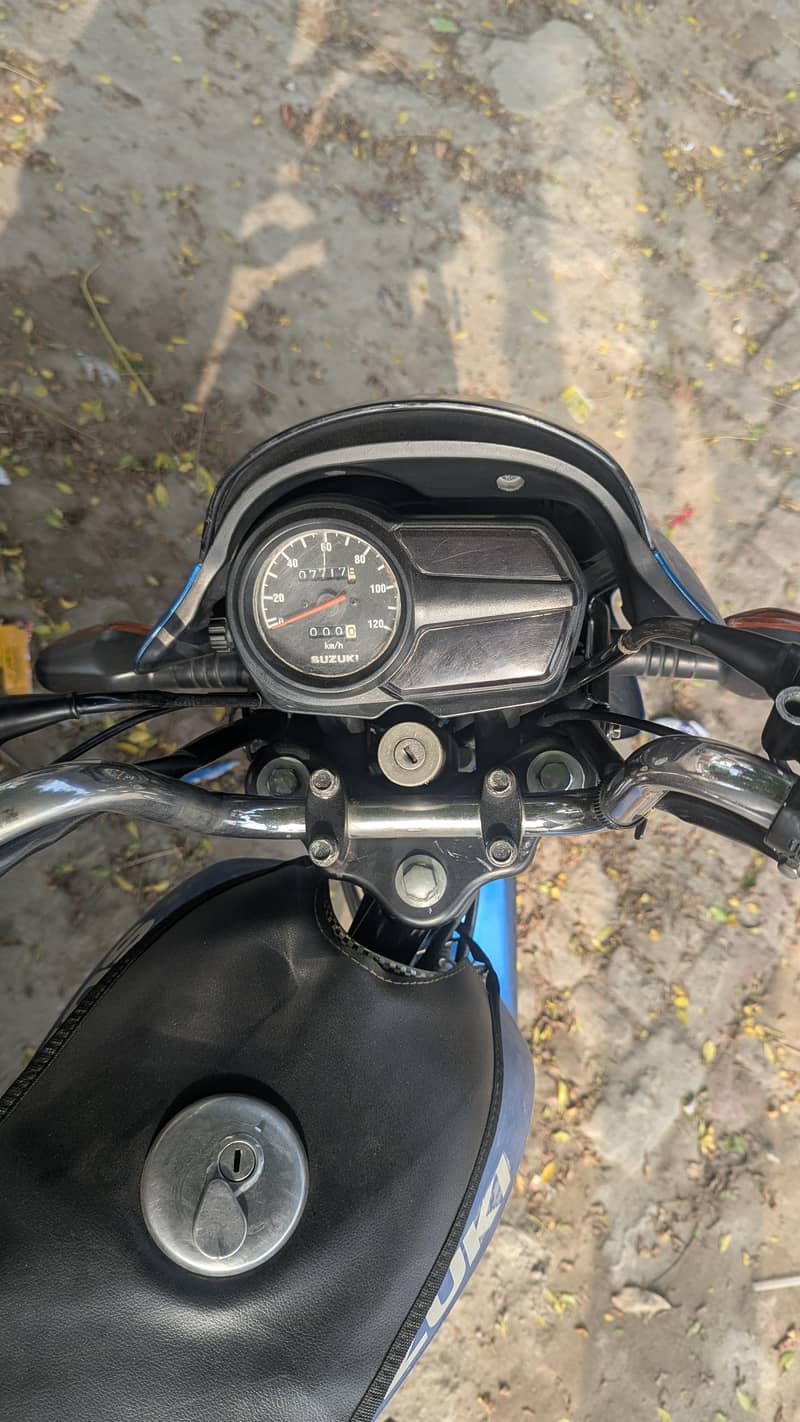 Suzuki 110s Model 2022 condition 9/10 4