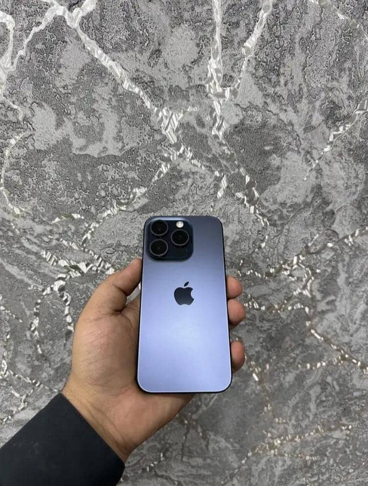 Apple iPhone 15 Pro 3
