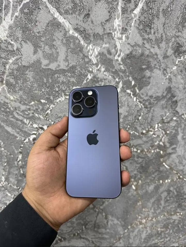 Apple iPhone 15 Pro 4