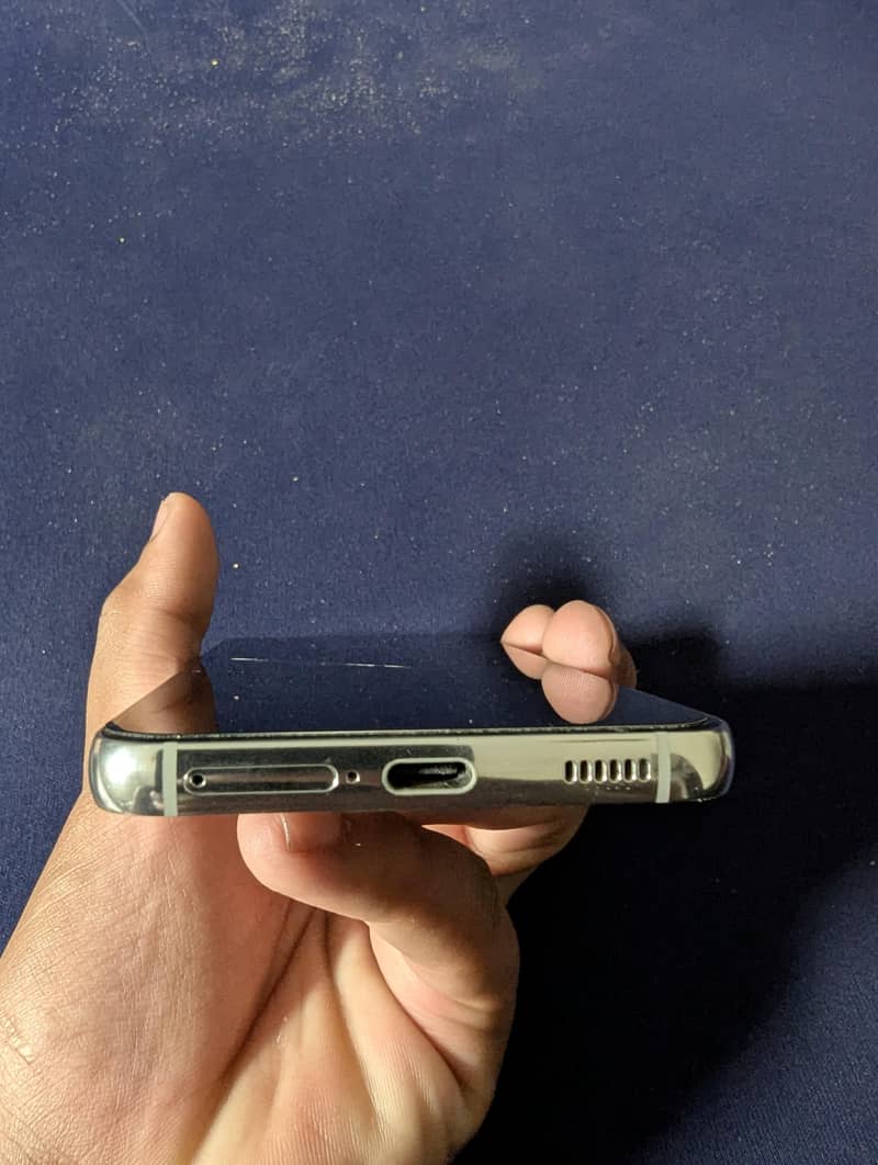 Samsung Mobile S22 2