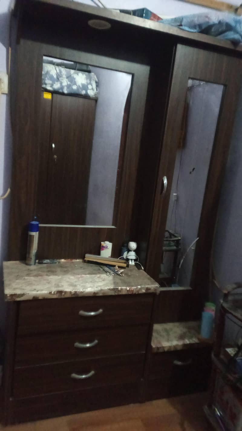 dressing table 0