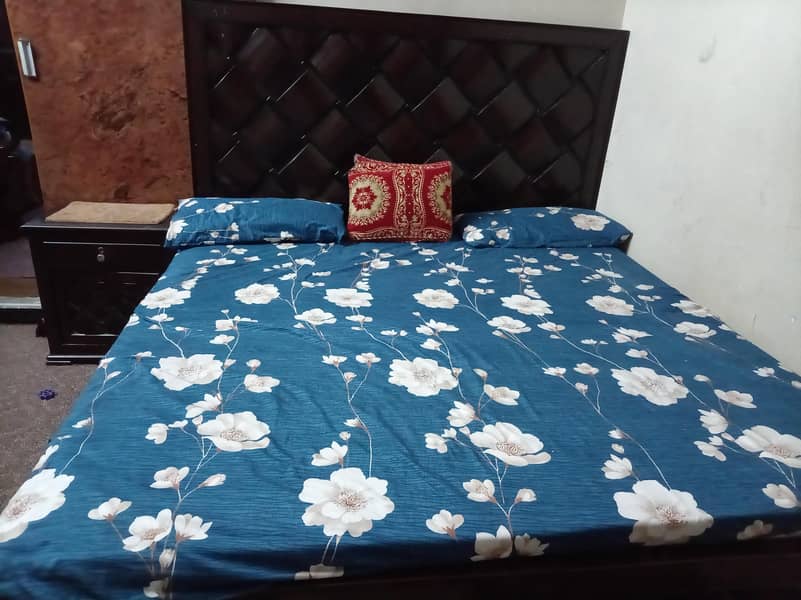 double bed with matrix 0