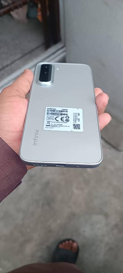 Infinix Hot 70