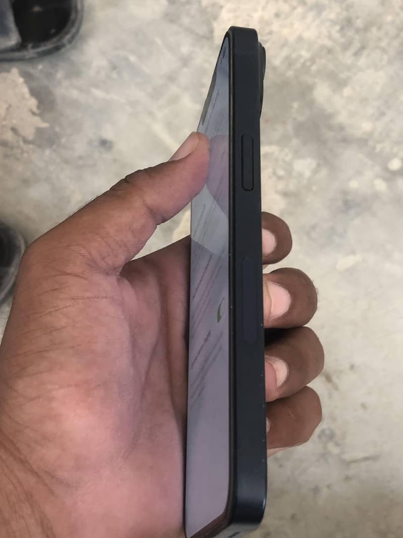 Apple iPhone 14 3