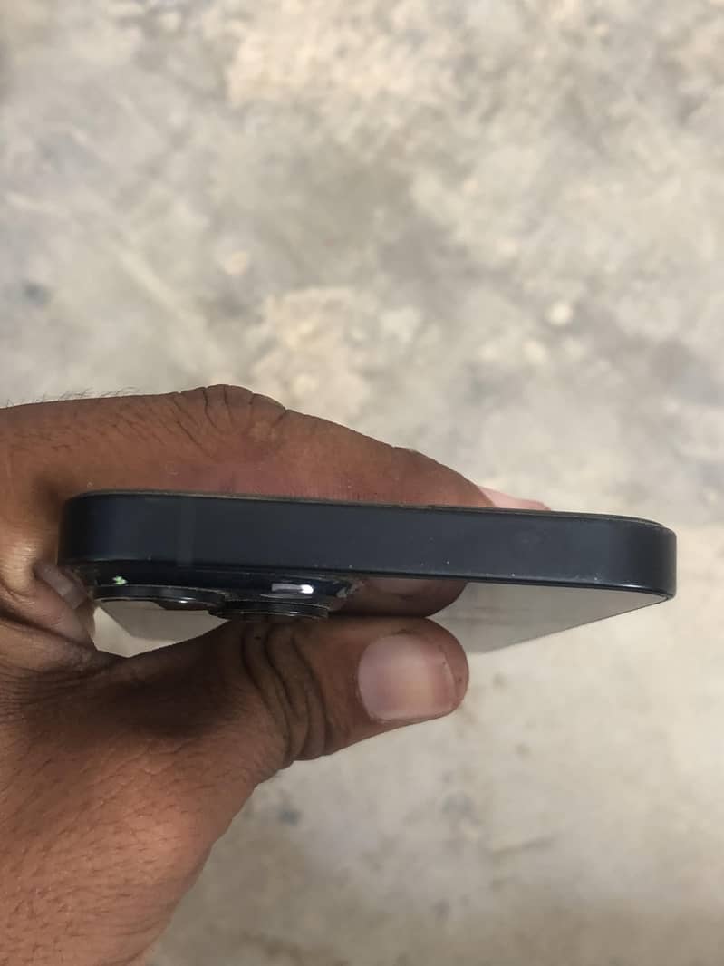 Apple iPhone 14 4
