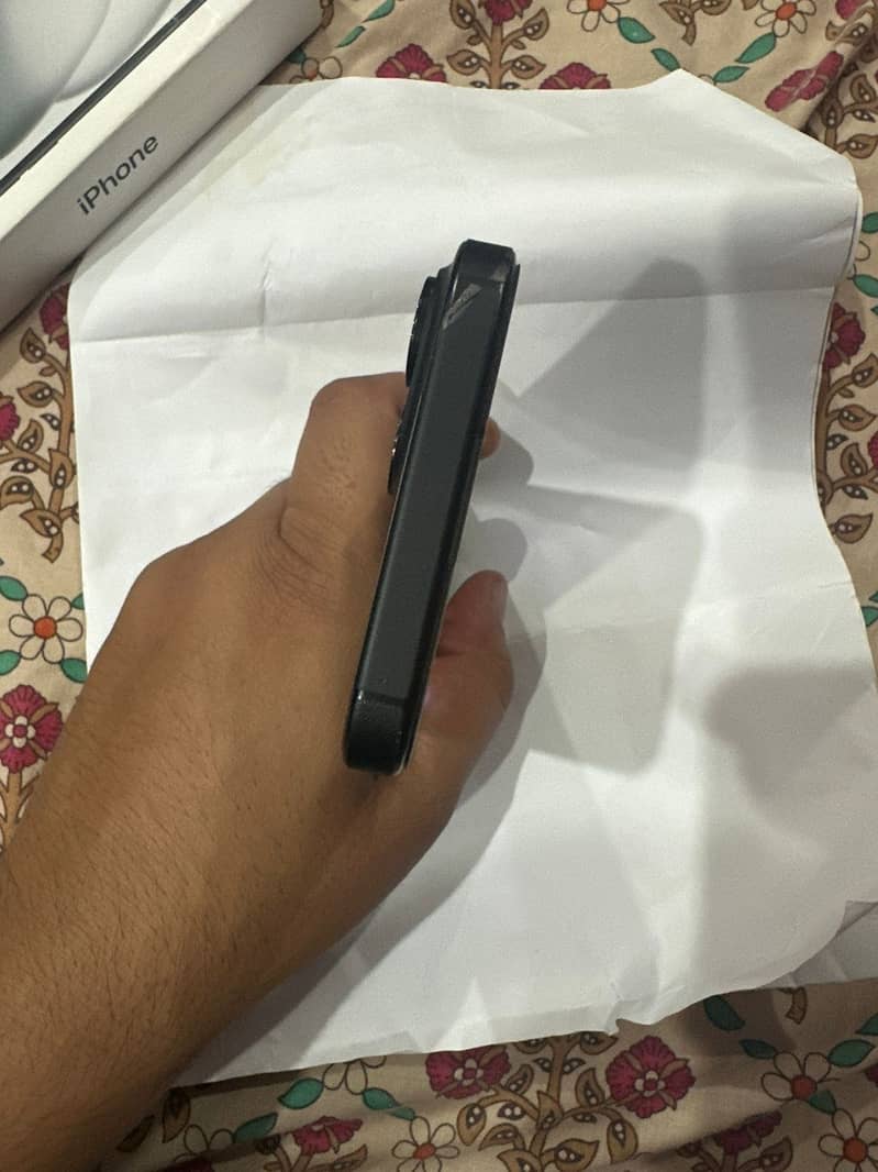 Apple iPhone 15 3