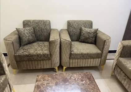 7 seater sofa with center table