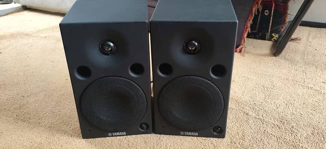 YAMAHA MONITOR SPEAKER PAIR.