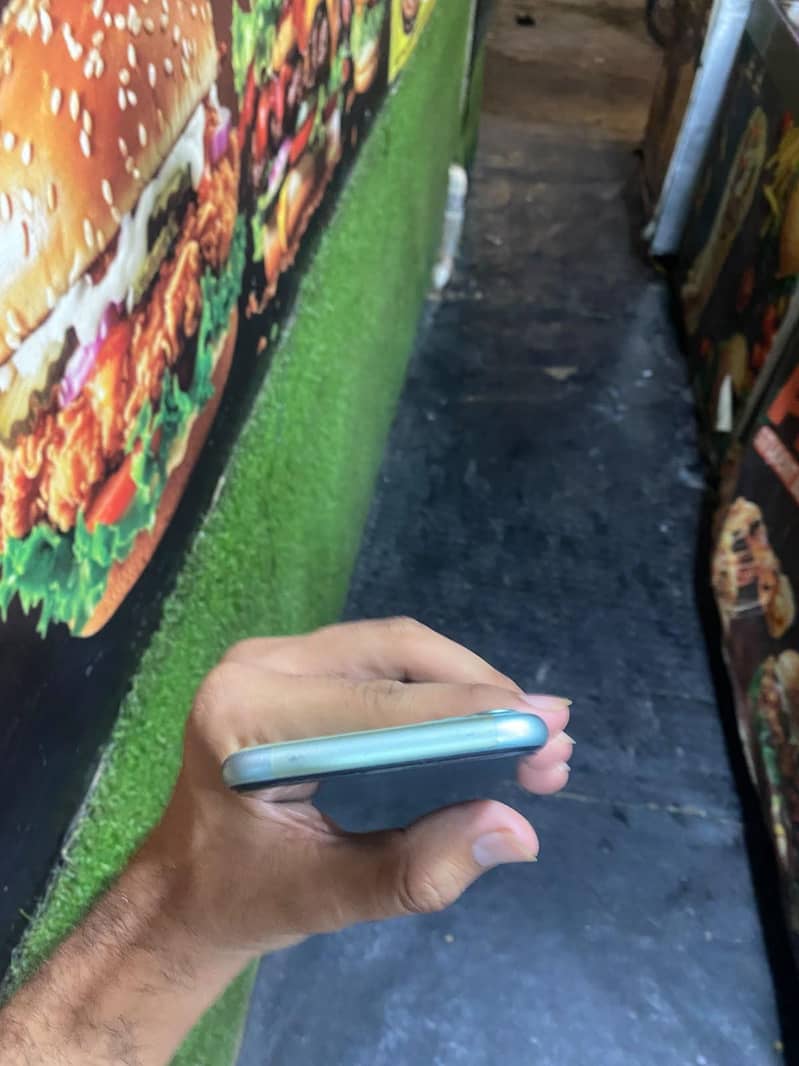 Apple iPhone 11 2