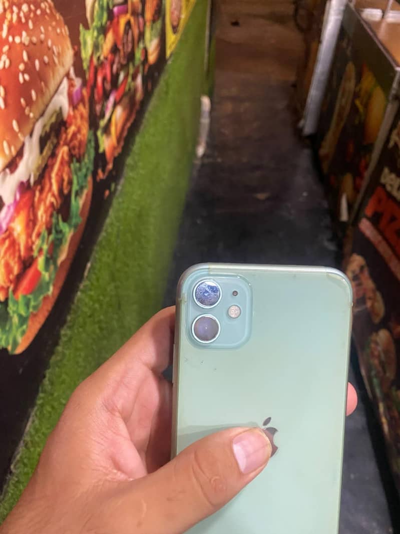 Apple iPhone 11 3