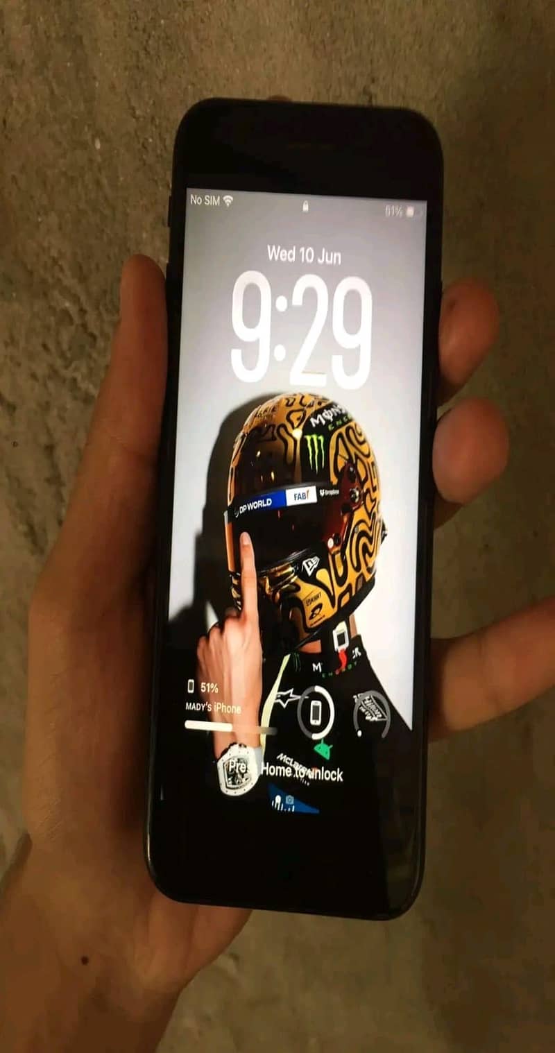 Apple iPhone SE 3rd generation 6