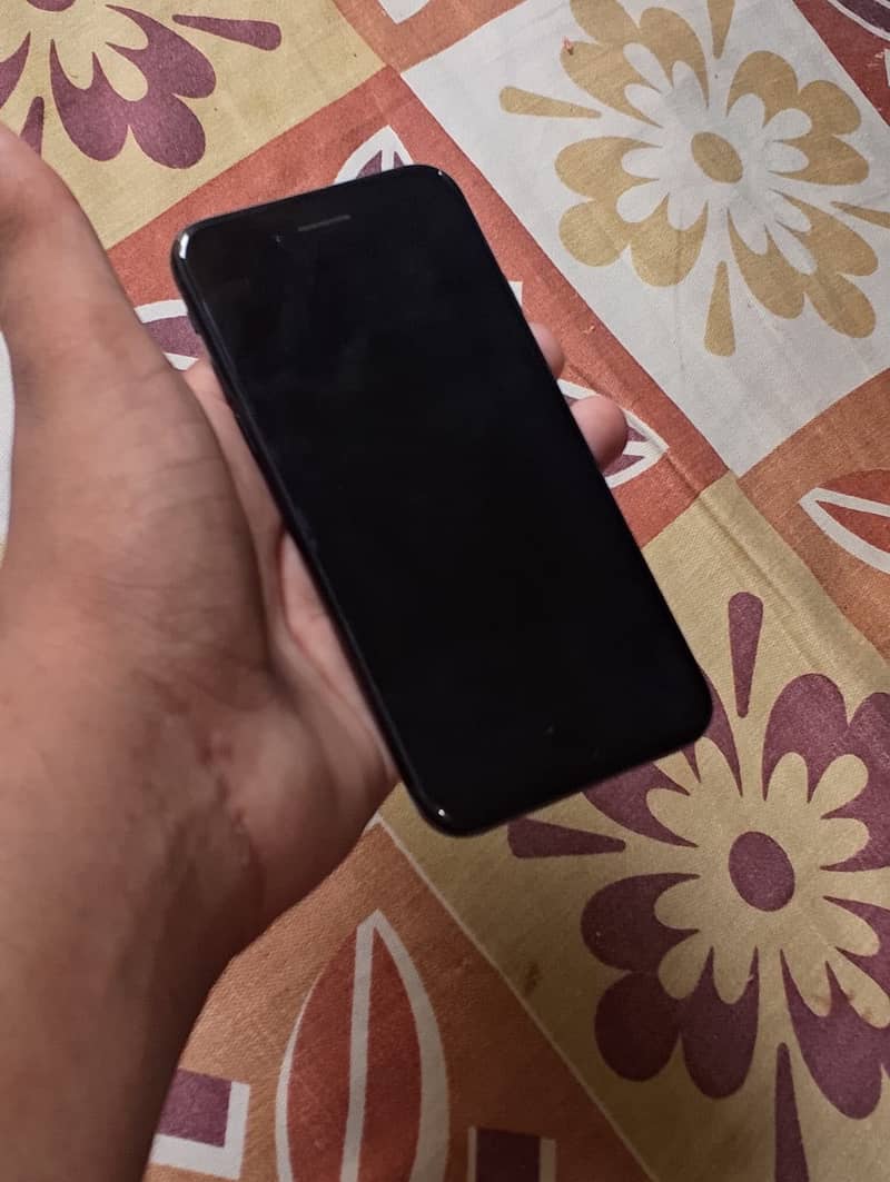 Apple iPhone SE 3rd generation 8