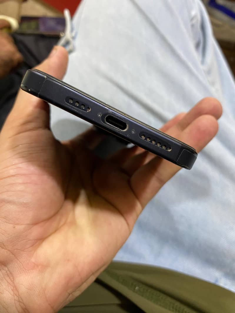 Apple iPhone 15 Pro Max 1