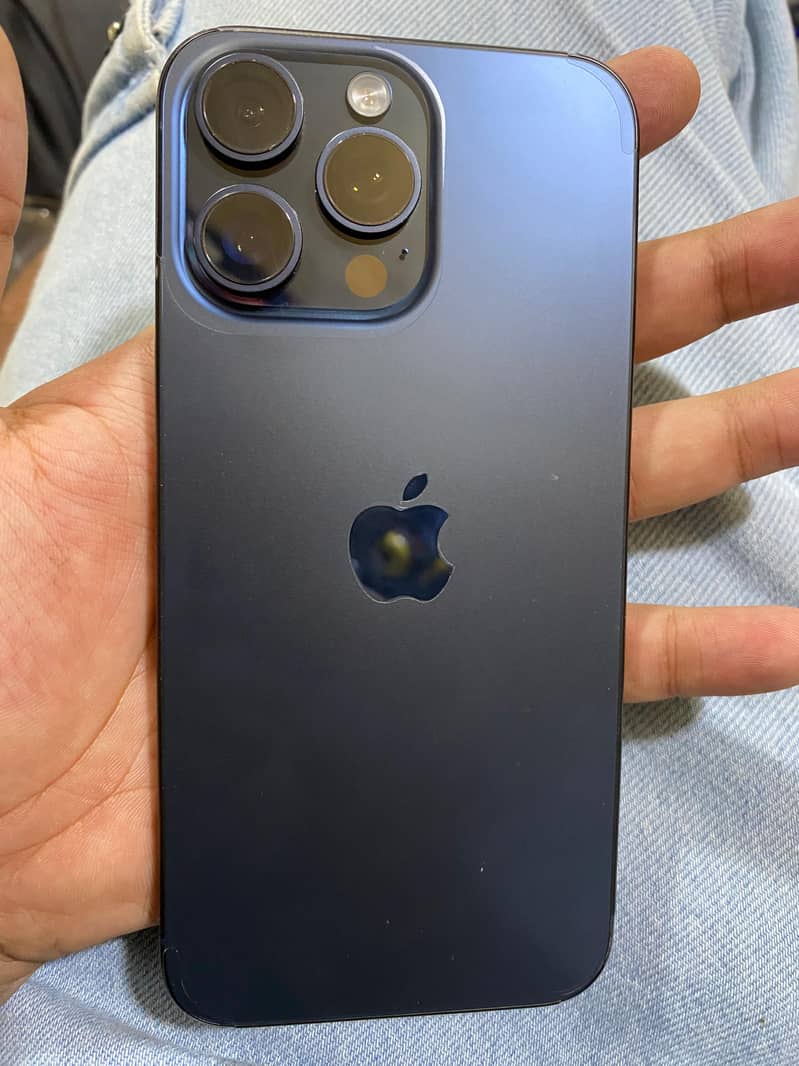 Apple iPhone 15 Pro Max 7
