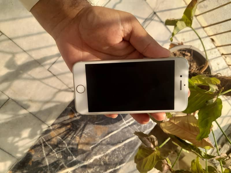 Apple iPhone 8 7