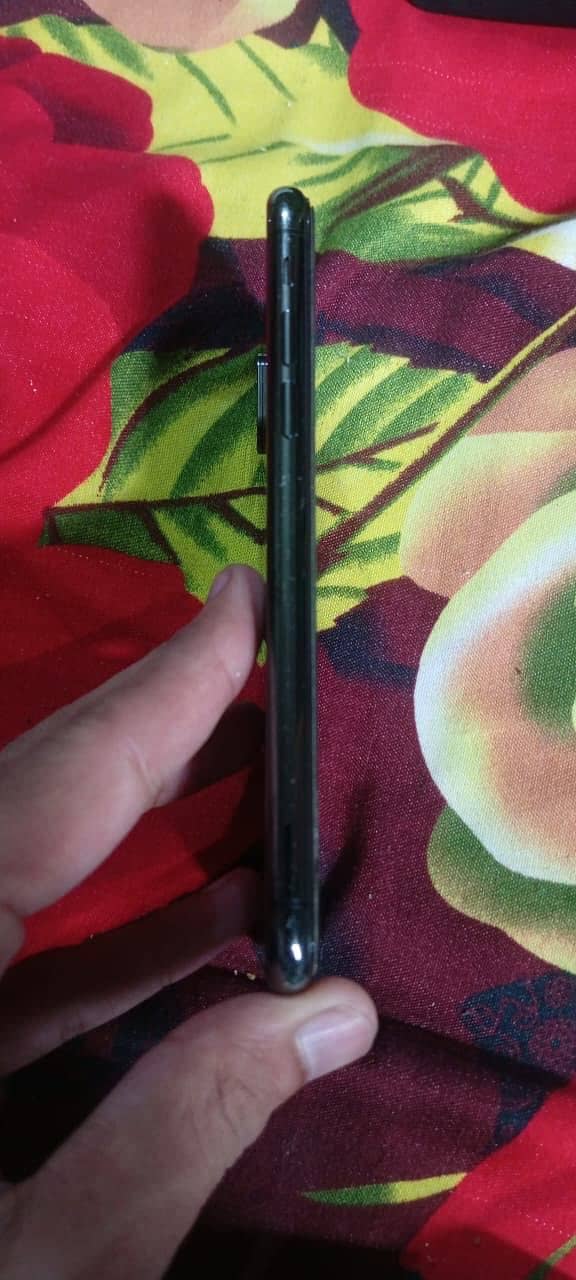 iPhone X 6