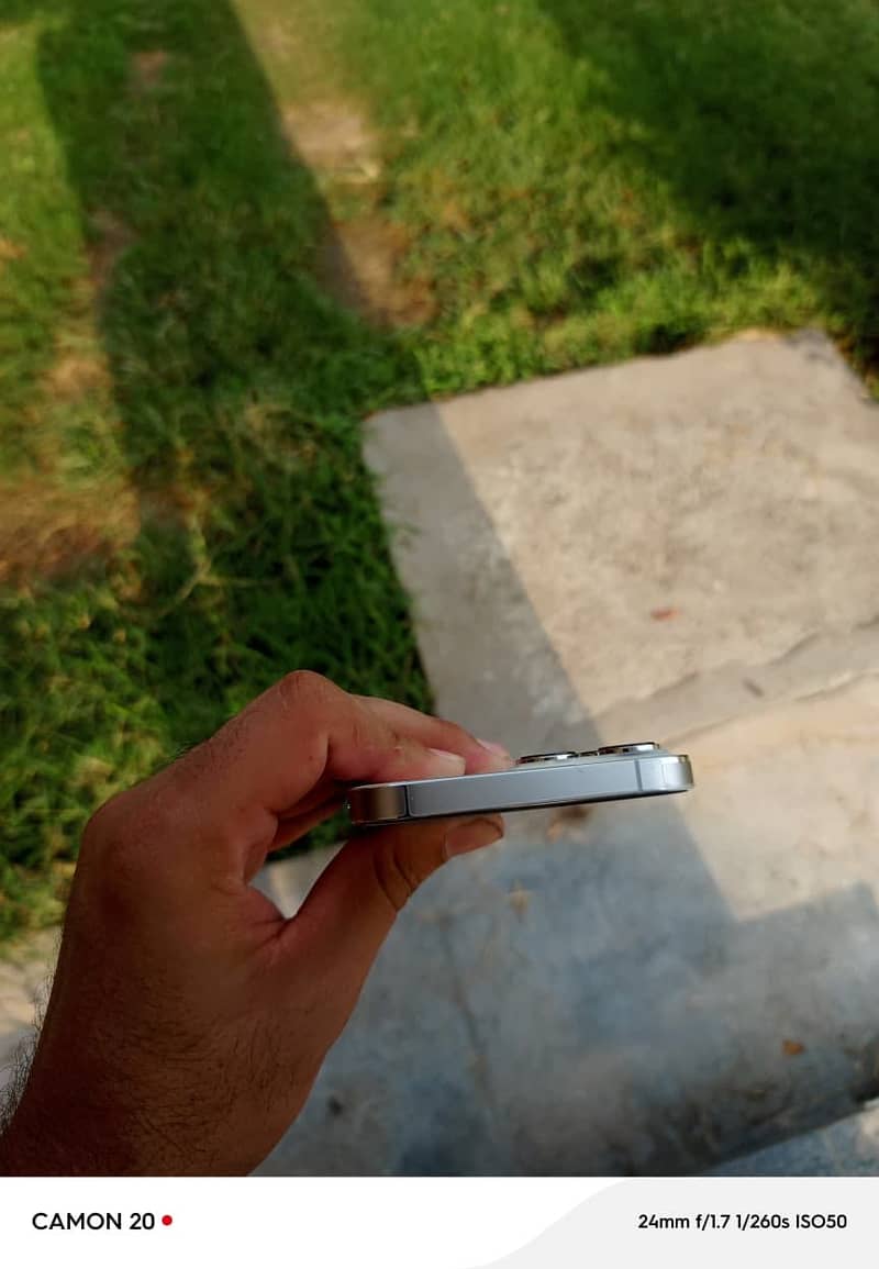 Apple iPhone 13 Pro Max 2