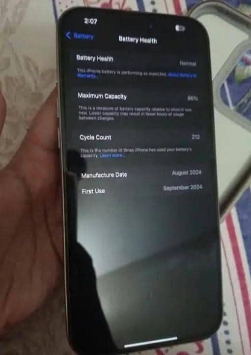 Apple iPhone 16 Pro Max 2