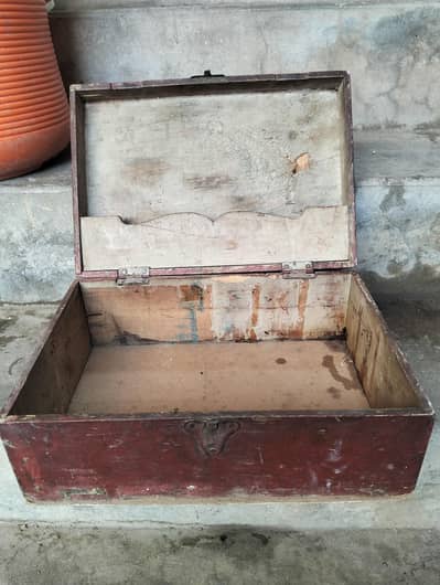 wooden box