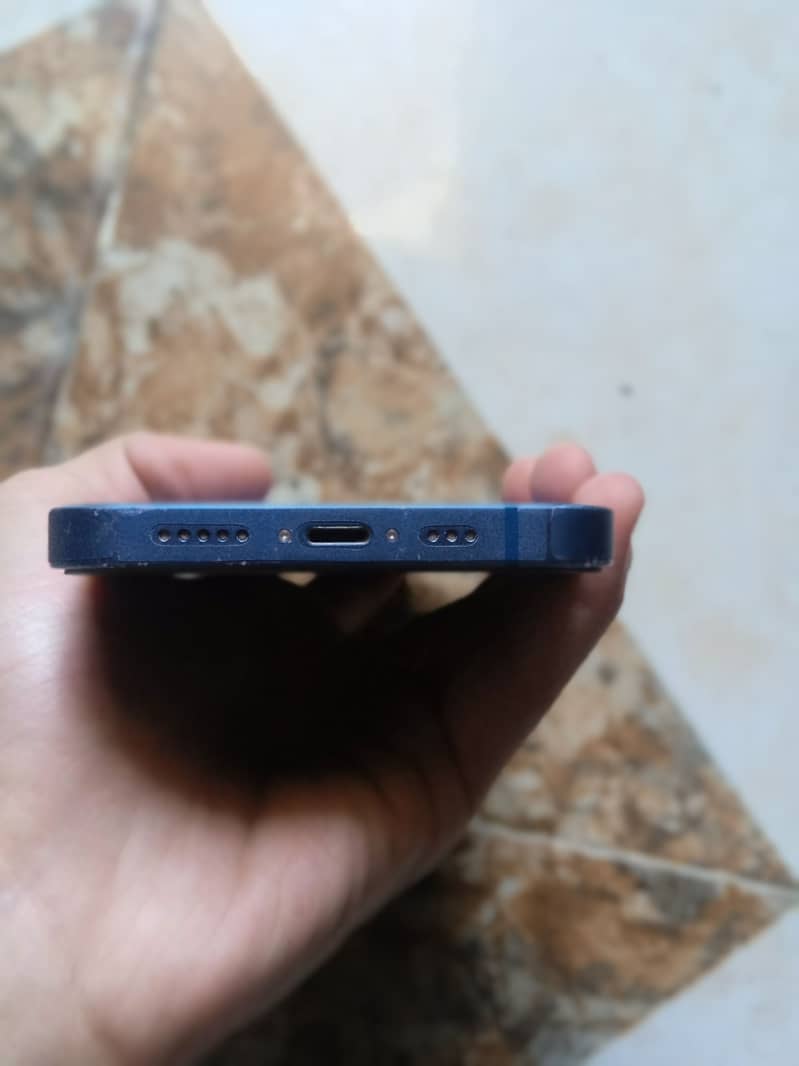 Apple iPhone 13 2