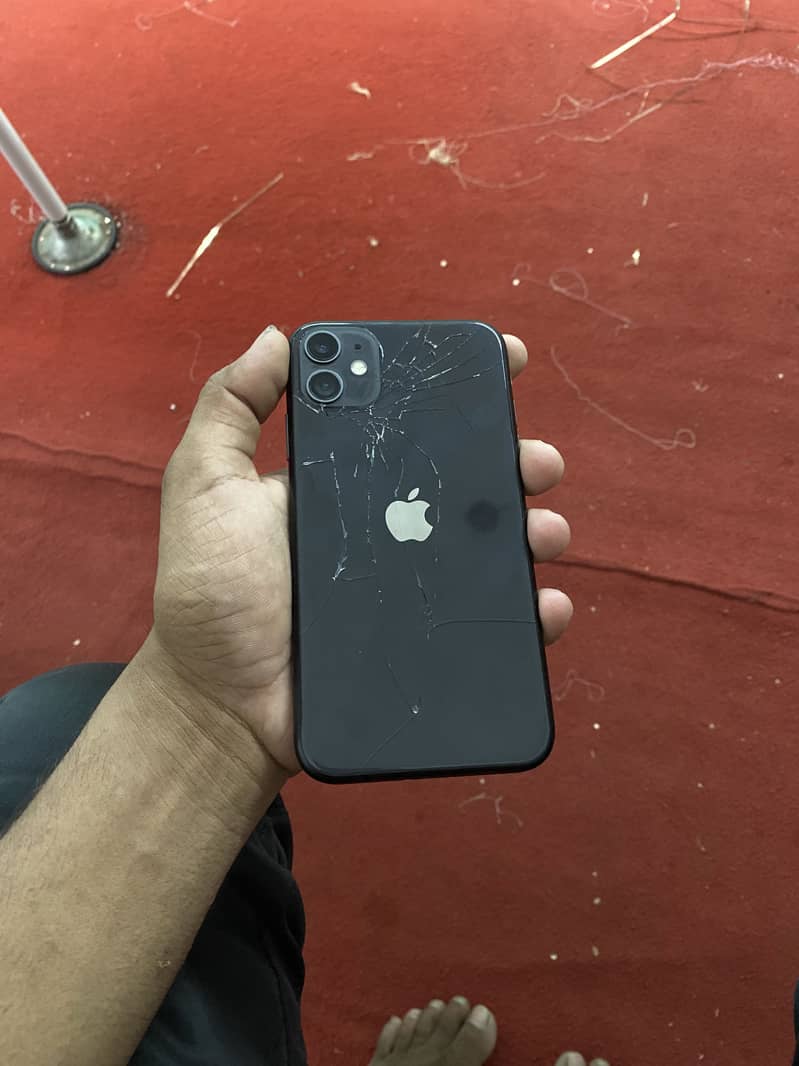 Apple iPhone 11 4